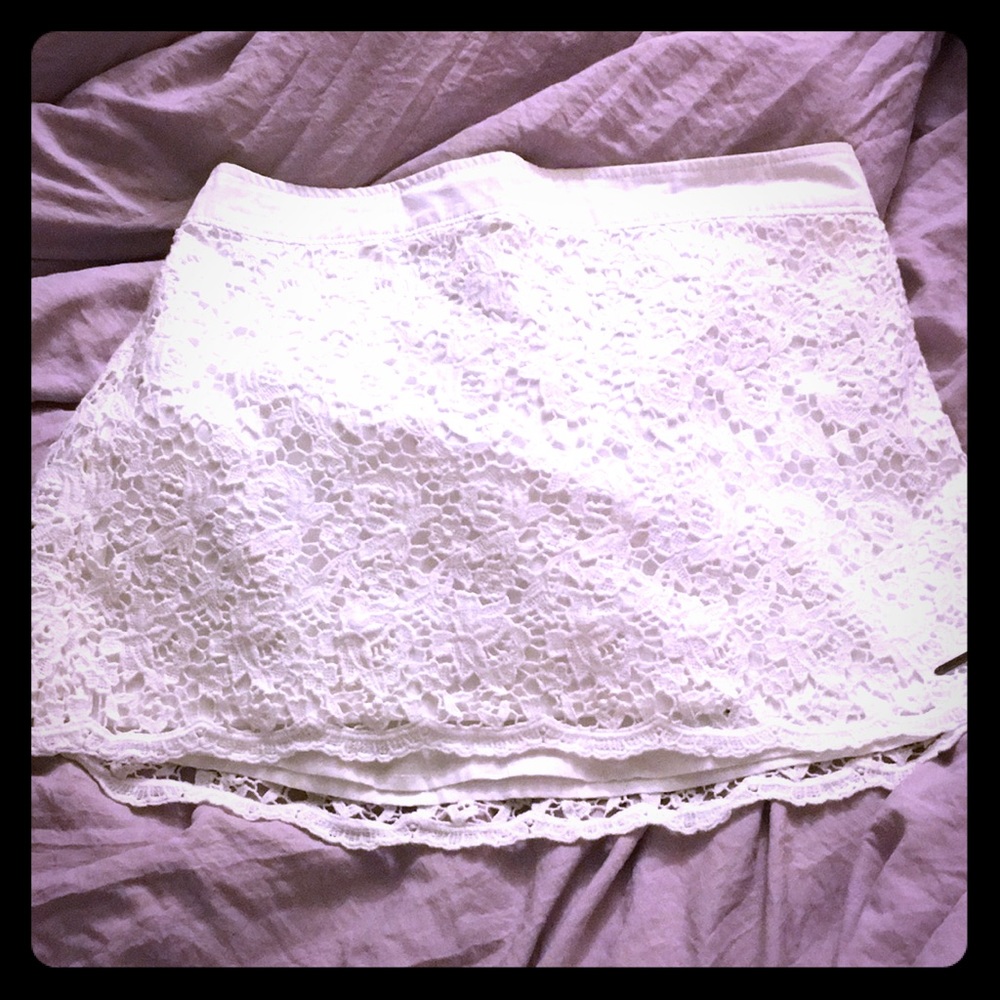💕Abercrombie White Lace Skirt Med